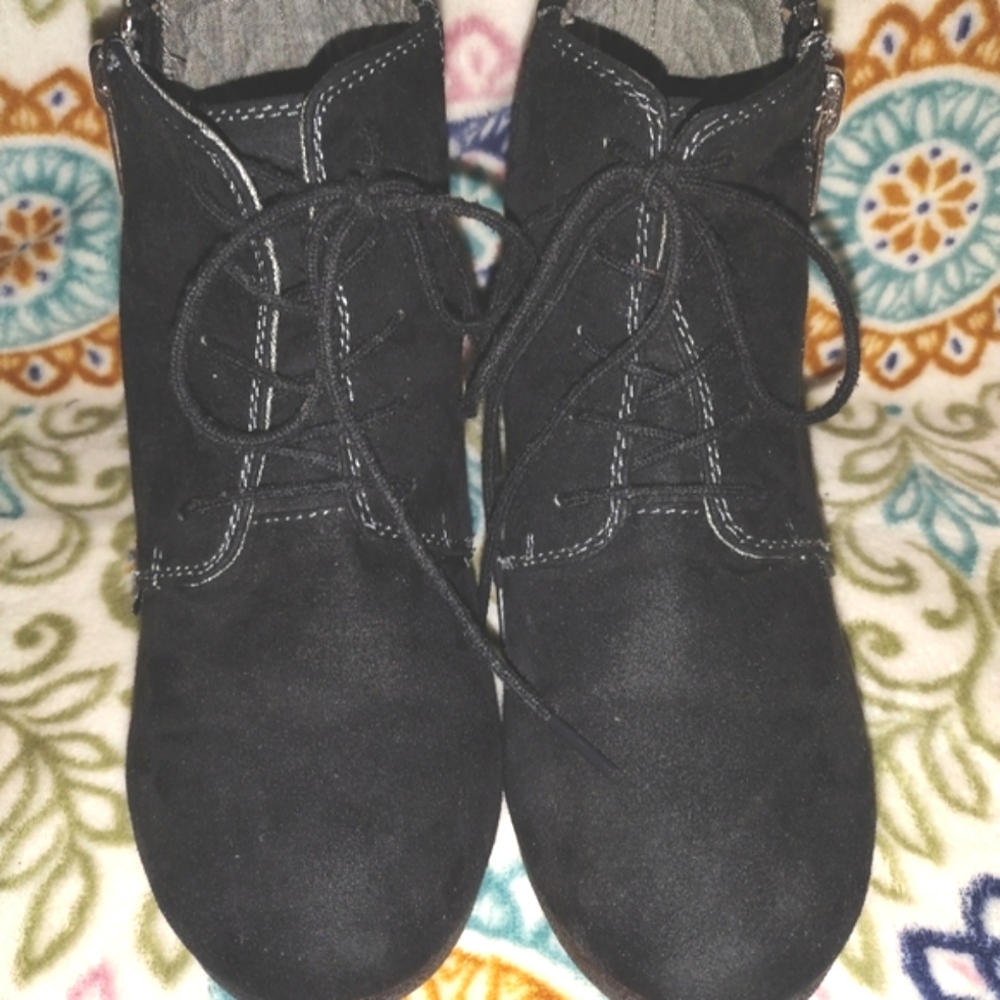 Bongo black short boots#